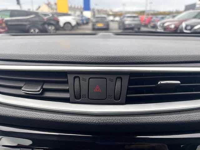 Nissan Qashqai 1.3 DiG-T 160 Acenta Premium 5dr DCT