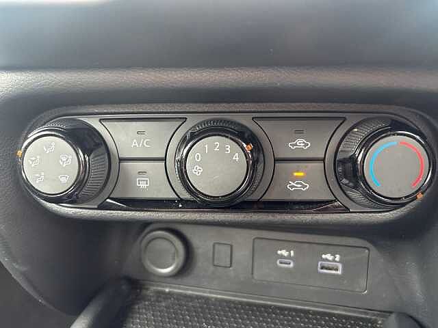 Nissan Juke 1.0 DiG-T Acenta Premium 5dr