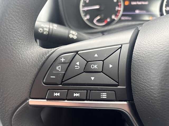 Nissan Juke 1.0 DiG-T Acenta Premium 5dr